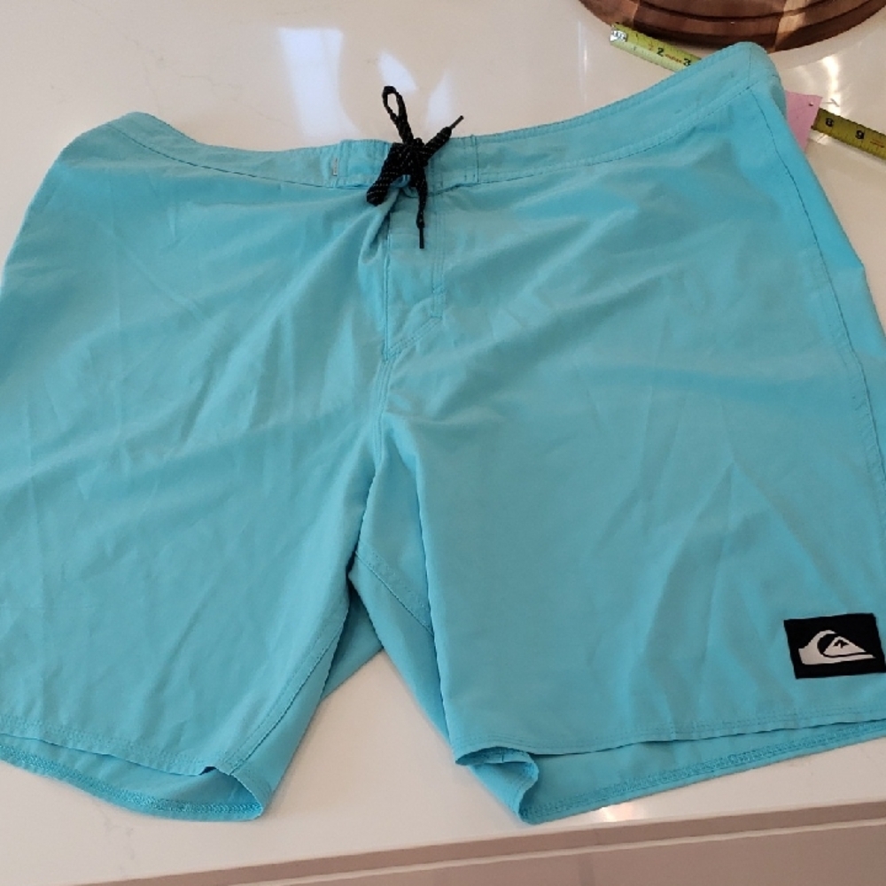 Quiksilver Swimming Trunks,light Blue,mens 42,no Liner,resort Wear,vacation,fish